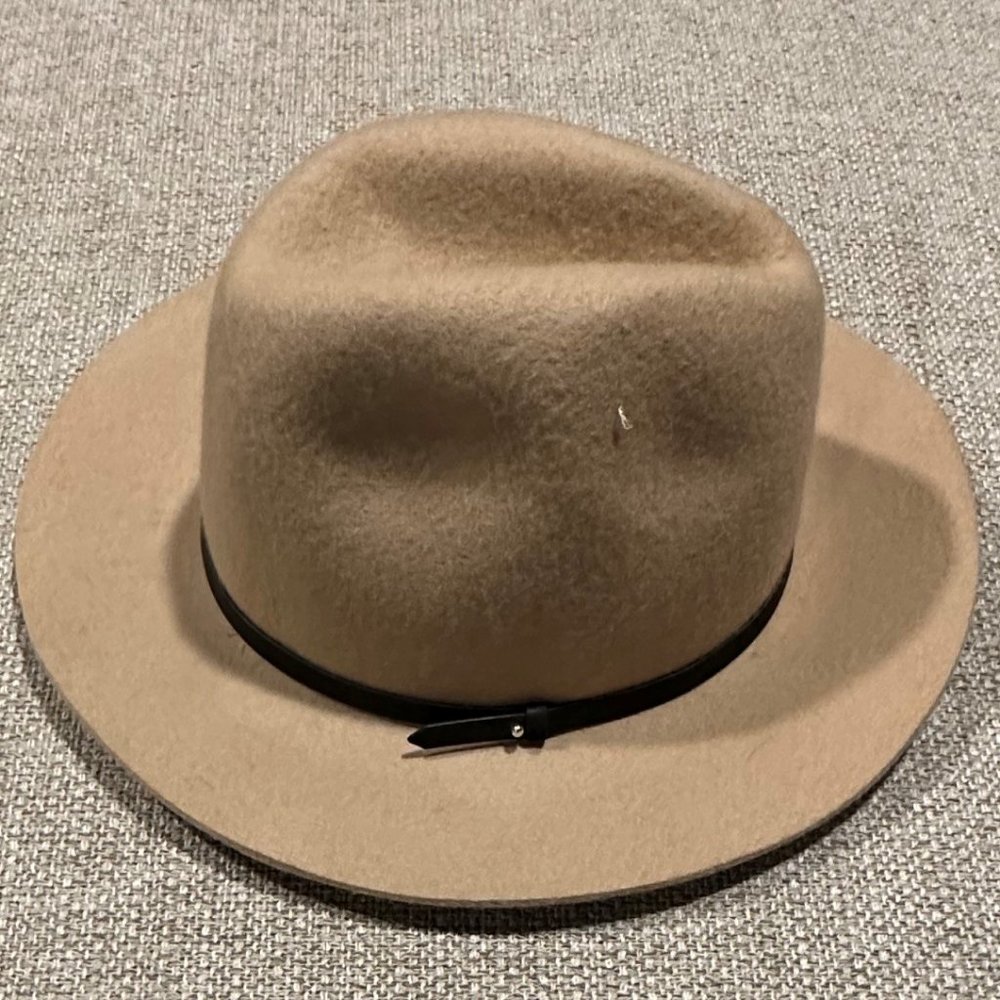 NEVER WORN Banana Republic Hat